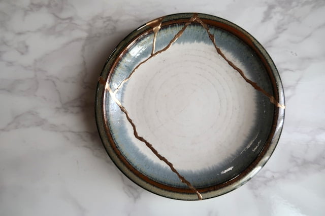 Bowl that has been repaired through Kintsugi